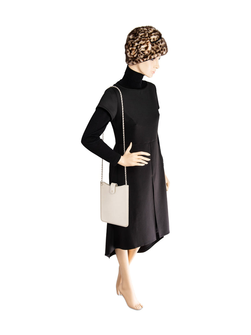 CHANEL CC Logo Caviar Messenger Bag Pearl Eggshell White-designer resale