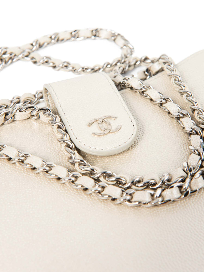 CHANEL CC Logo Caviar Messenger Bag Pearl Eggshell White-designer resale