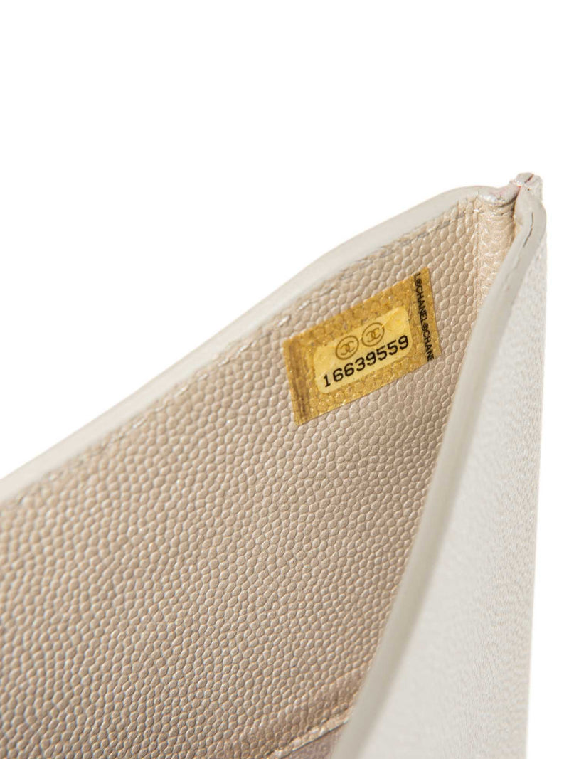 CHANEL CC Logo Caviar Messenger Bag Pearl Eggshell White-designer resale