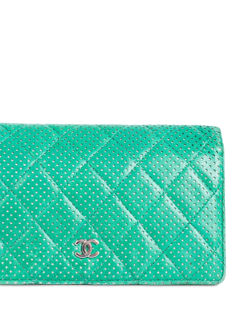 CHANEL CC Logo Vintage Perforated Quilted Leather Wallet Green-designer resale