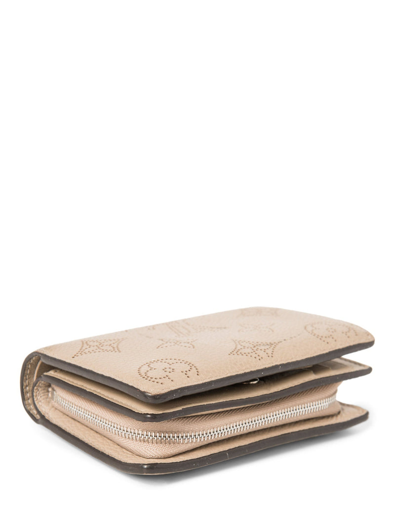 Louis Vuitton Logo Mahina Leather Compact Clea Wallet Taupe-designer resale