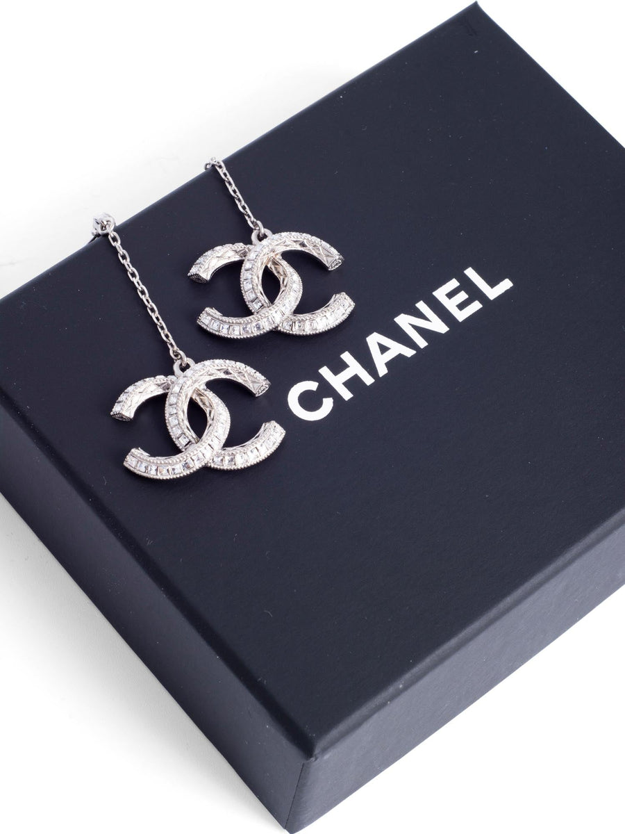 CHANEL CC Logo Swarovski Crystals Drop Earrings Silver display picture 1