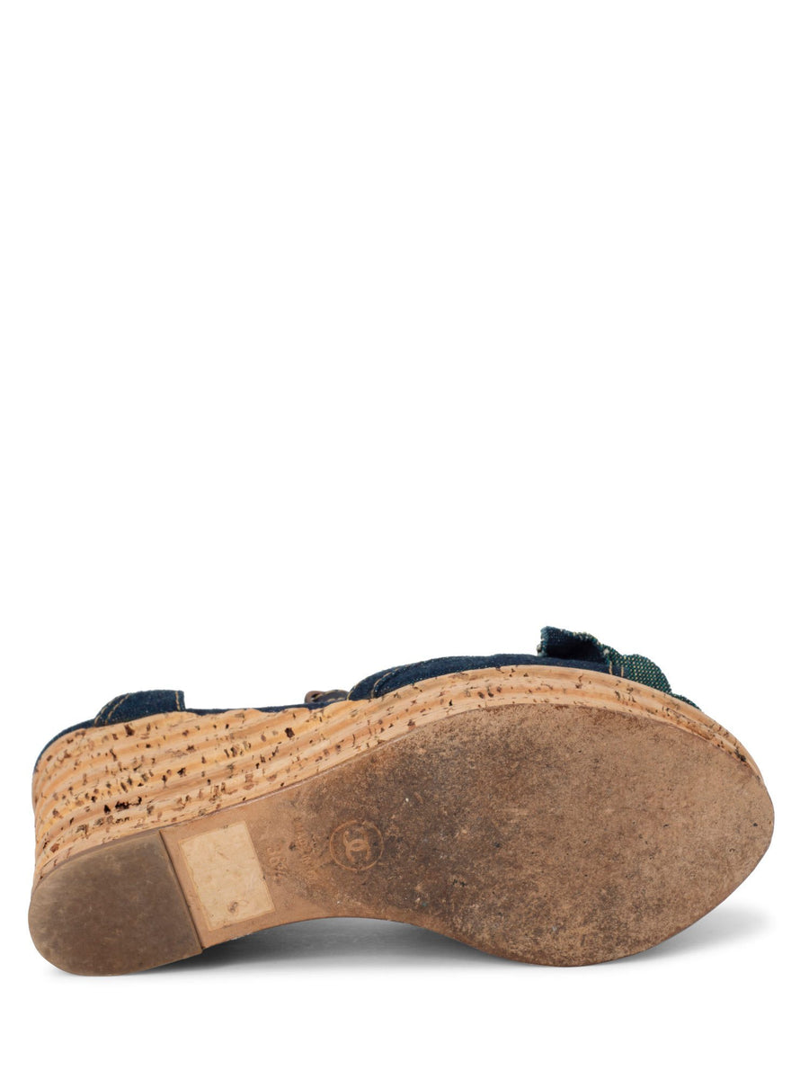 靴 Vintage Chanel Denim Camellia Sandals 38 Vintage Chanel Denim Camellia Sandals 38
