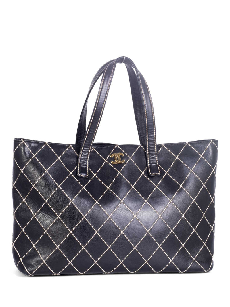 CHANEL Quilted Leather CC Logo Wild Stitch Shopper Bag Black-designer resale