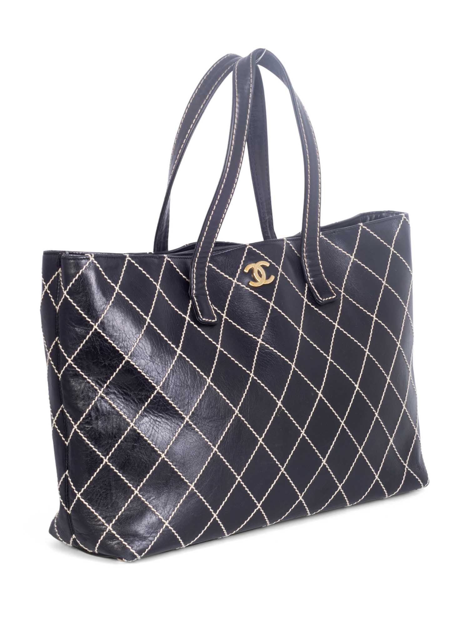 CHANEL Quilted Leather CC Logo Wild Stitch Shopper Bag Black-designer resale