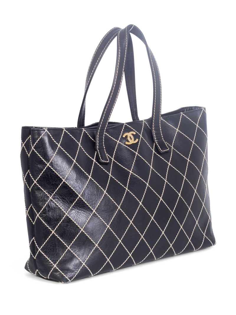 CHANEL Quilted Leather CC Logo Wild Stitch Shopper Bag Black-designer resale