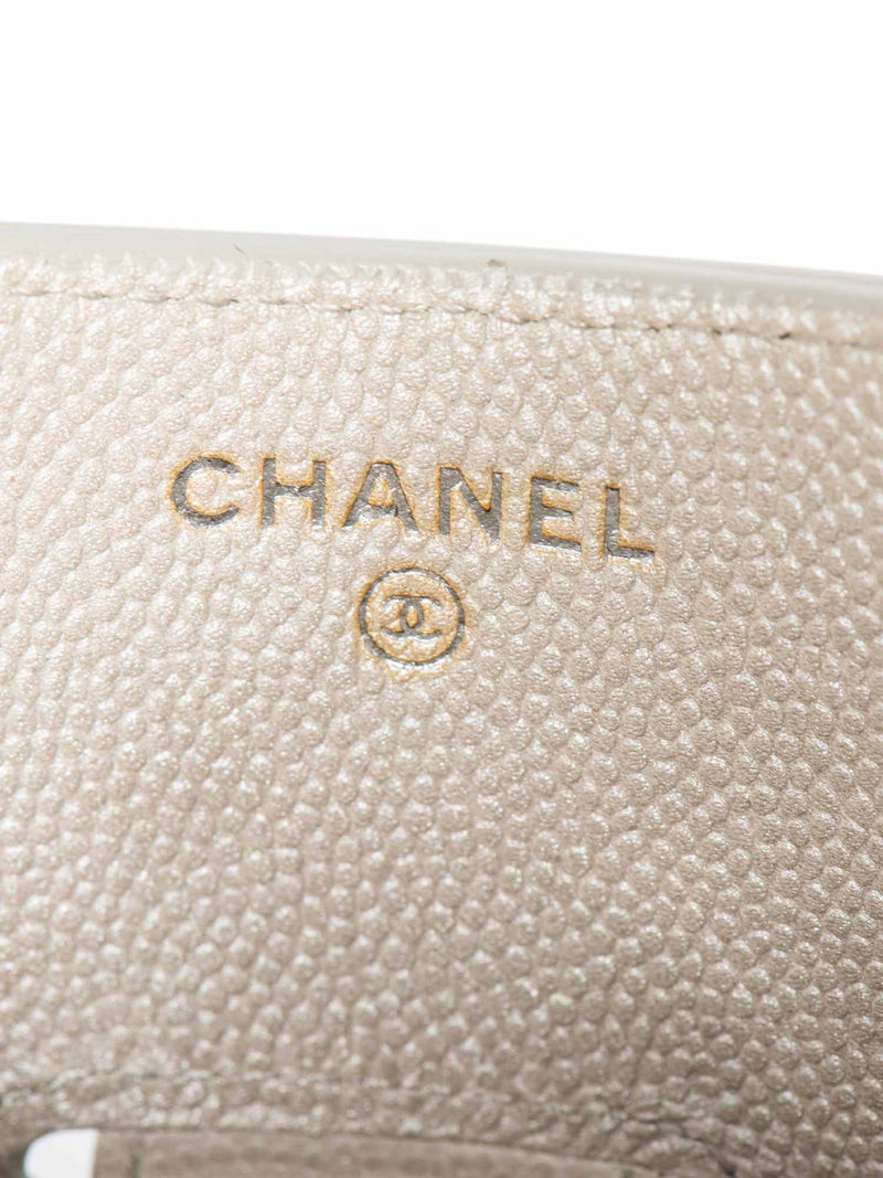 CHANEL CC Logo Caviar Messenger Bag Pearl Eggshell White-designer resale