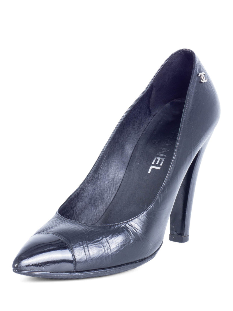 CHANEL CC Logo Leather Cap Toe Pumps Black