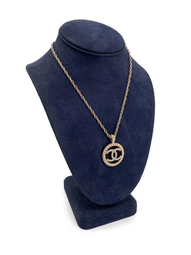 CHANEL CC Logo Pearl Adjustable Necklace Gold