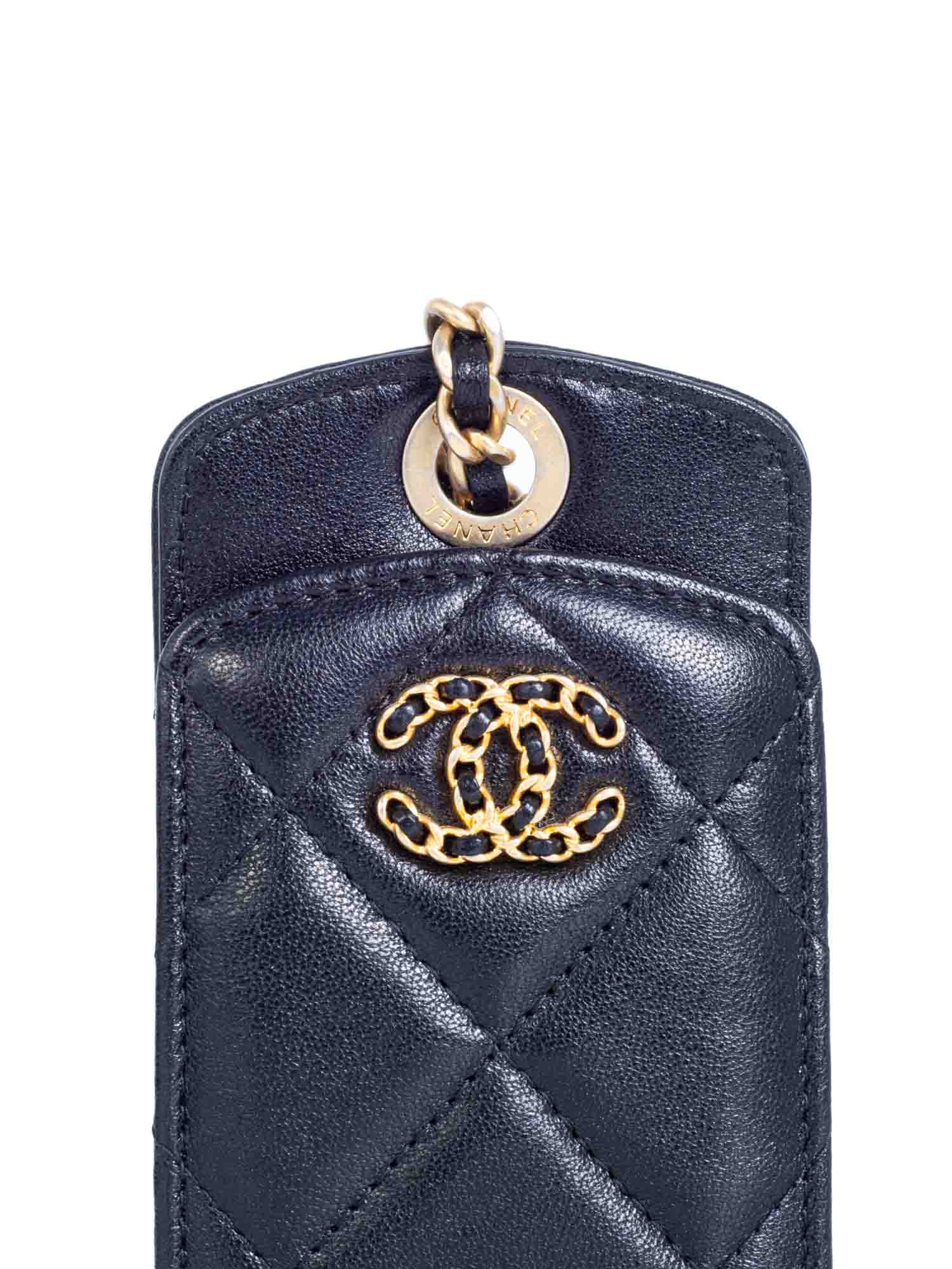 CHANEL CC Logo Quilted Leather 19 Credit Card Wallet Black Gold