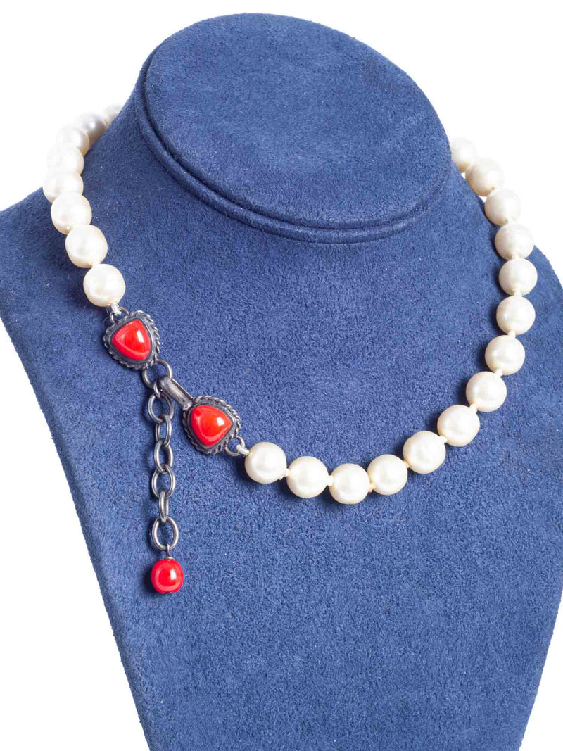 CHANEL Vintage Pearl Necklace Silver Red
