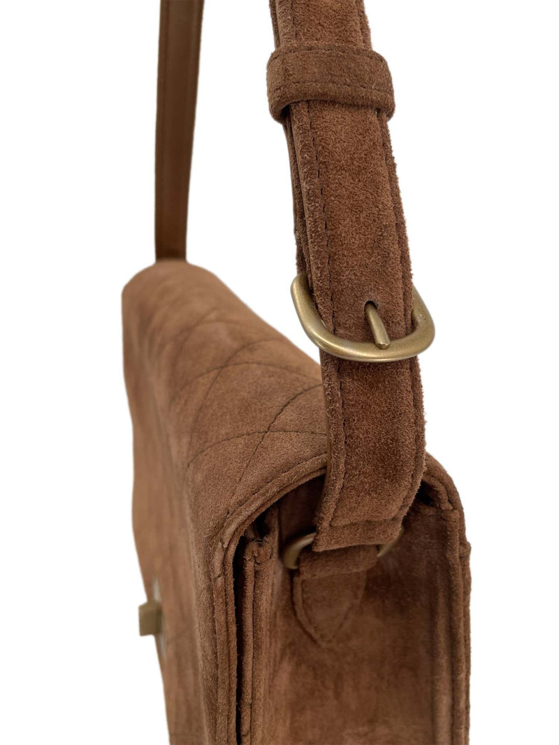 chanel vintage messenger bag leather