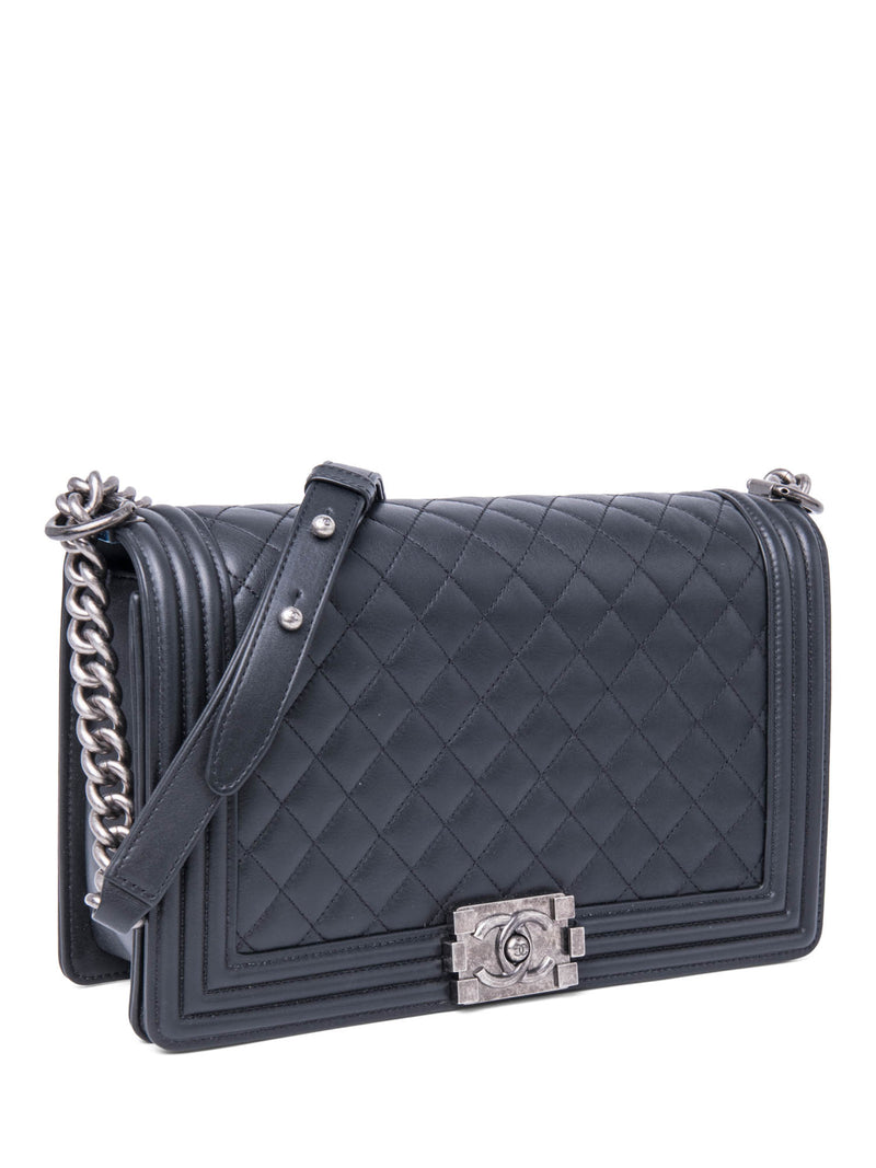 CHANEL Quilted Leather New Medium Boy Bag Black Silver