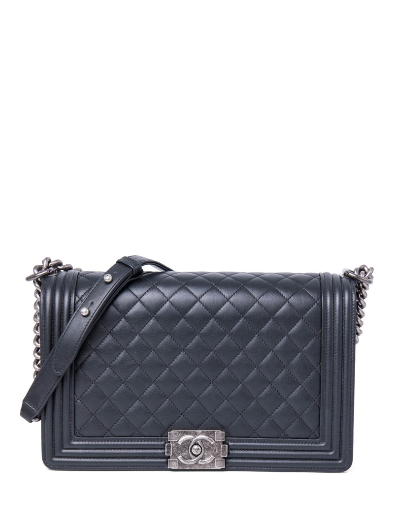 CHANEL Quilted Leather New Medium Boy Bag Black Silver
