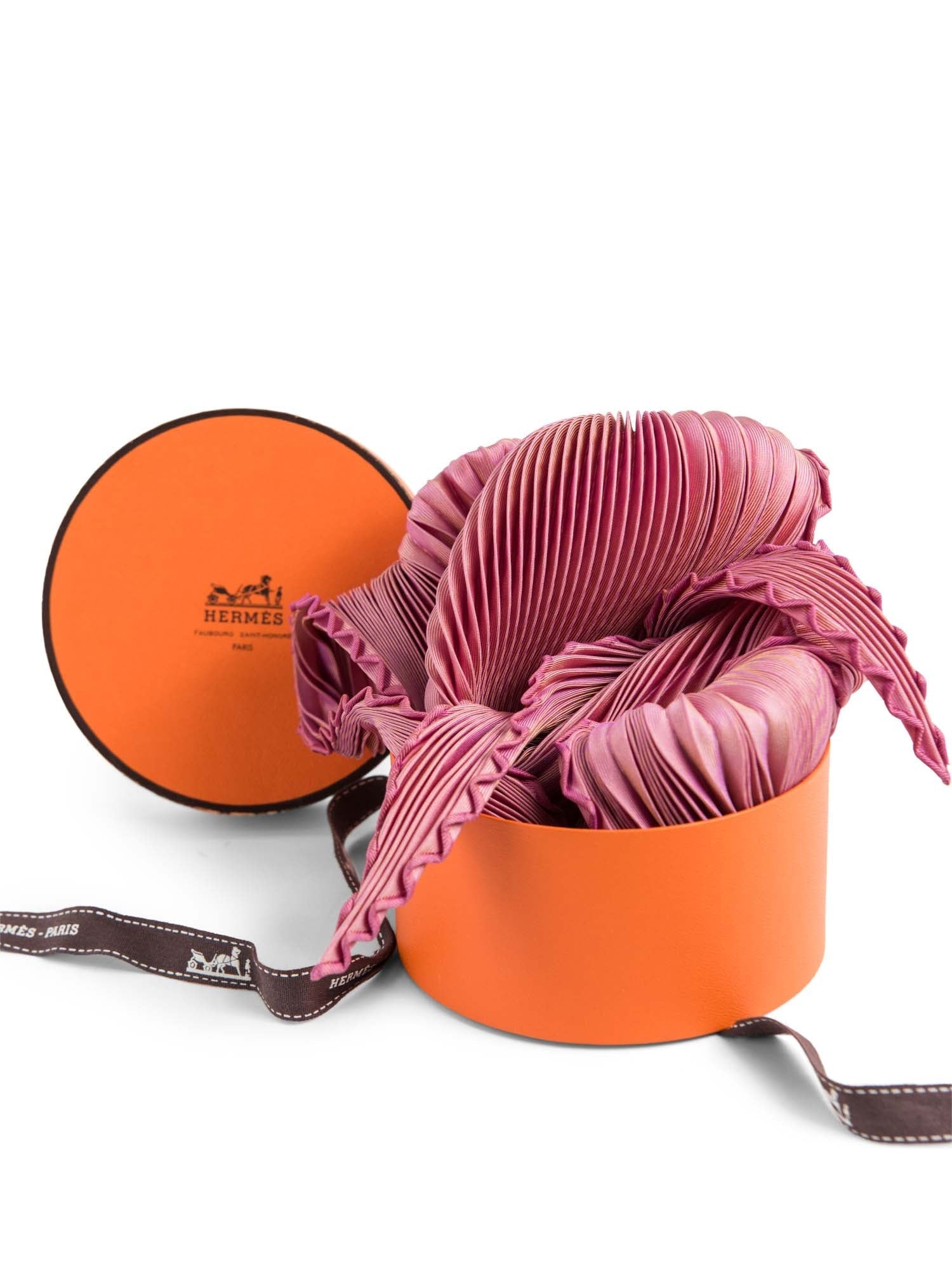 Hermes Silk Pleated Aux Pays Des Epices Scarf 90 Gradient Pink