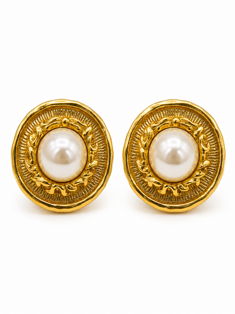CHANEL Vintage 24K Hammered Pearl Clip On Earrings Ivory