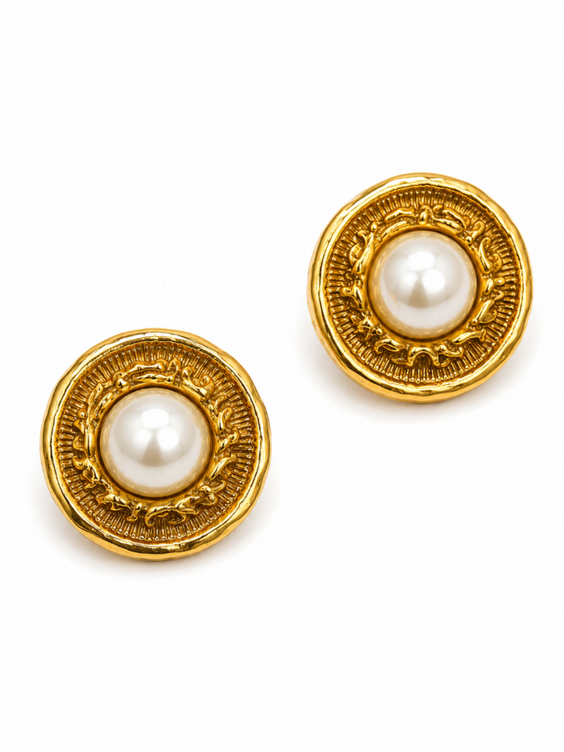 CHANEL Vintage 24K Hammered Pearl Clip On Earrings Ivory