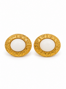 CHANEL Vintage 24K Pearl Medallion Clip On Earrings Ivory