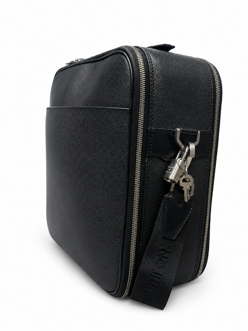 Louis Vuitton Taiga Crossbody Travel Weekender Bag Black