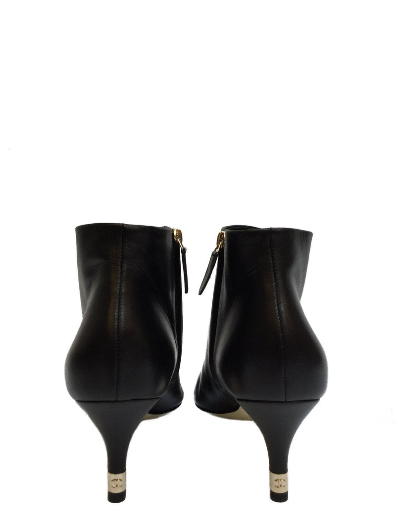 Black Leather Pointed-Toe Boots with CC Logo and Pearl Size 38.5 US 8.5-designer resale
