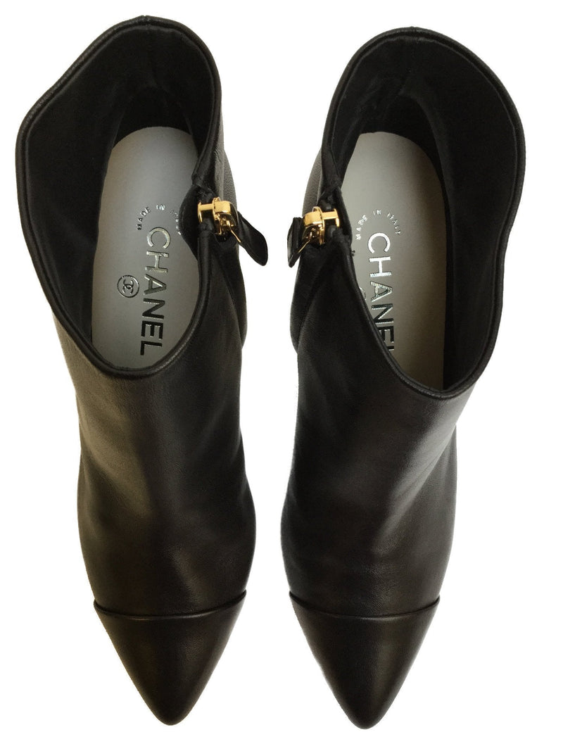 Black Leather Pointed-Toe Boots with CC Logo and Pearl Size 38.5 US 8.5-designer resale