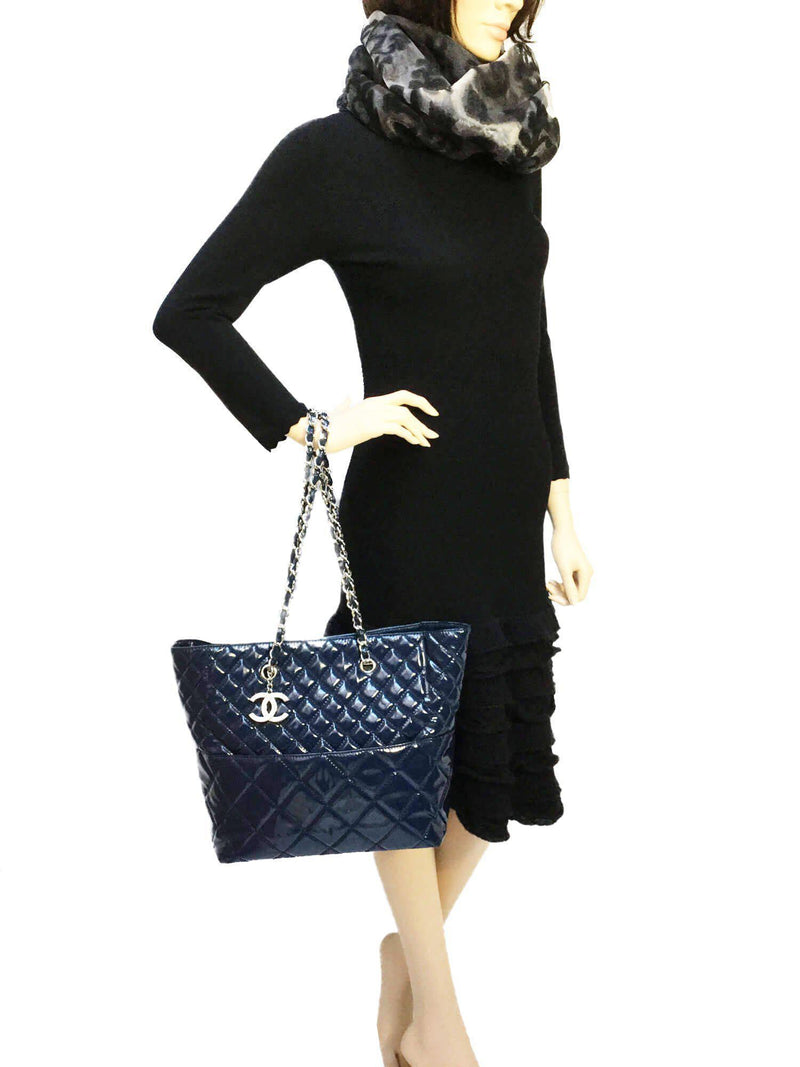 CC Logo Navy Blue Quilted Suede and Canvas Double Chain Bag-designer resale