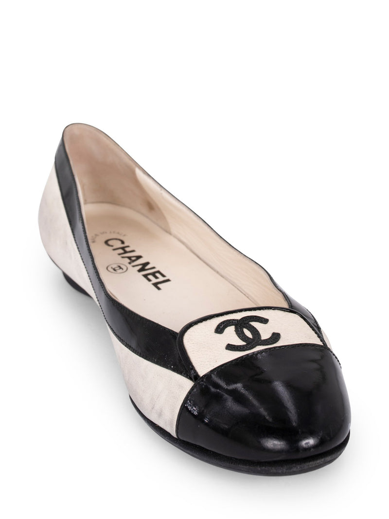 CHANEL CC Leather Cap Toe Ballet Flats White Black