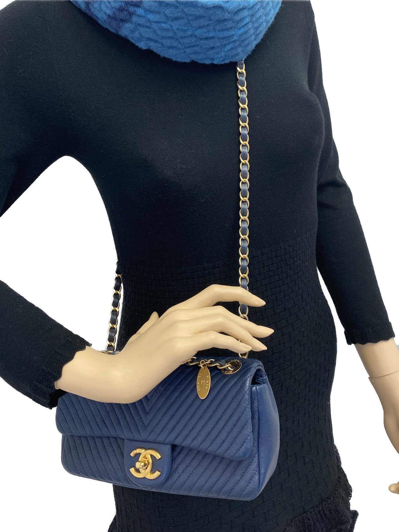 Chanel Mini Black Chevron Classic Flap Bag – Votre Luxe