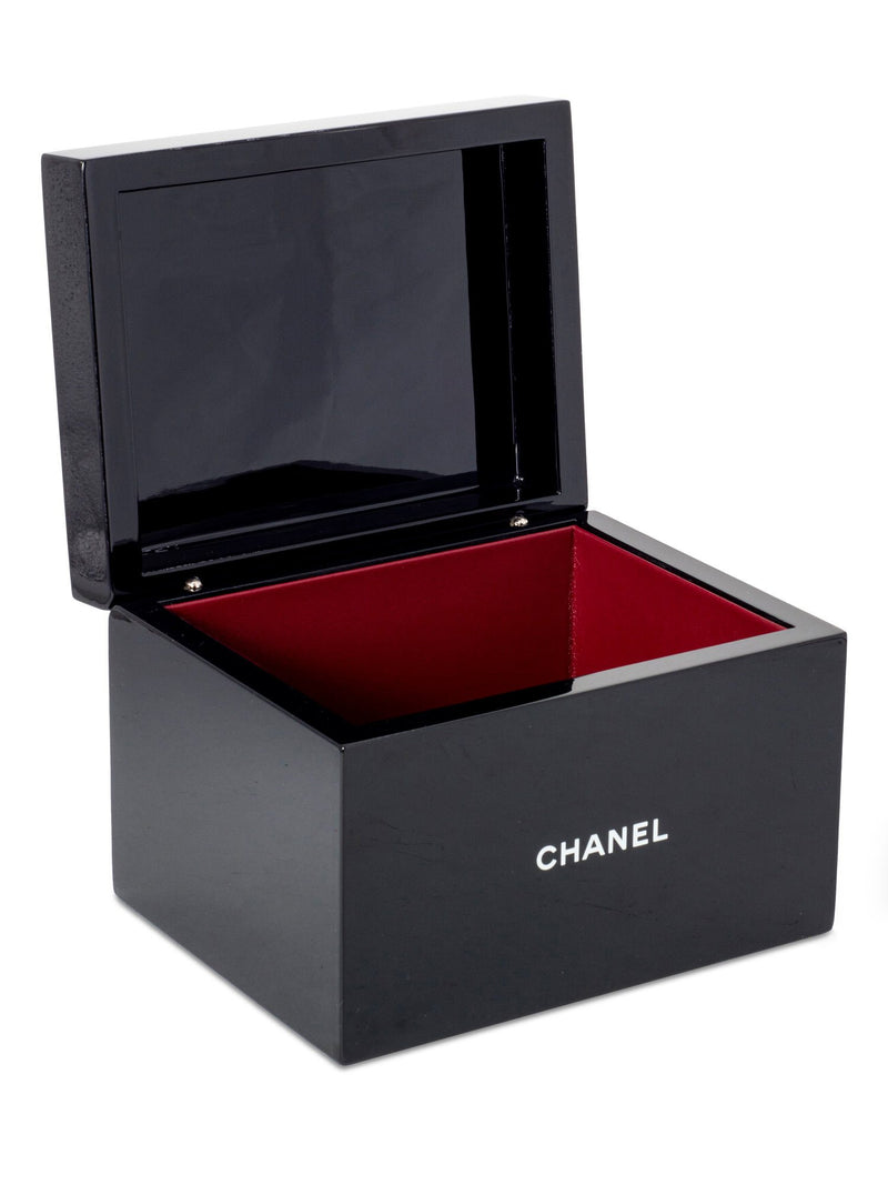 CHANEL Lacquered Beauty Jewelry Box Black