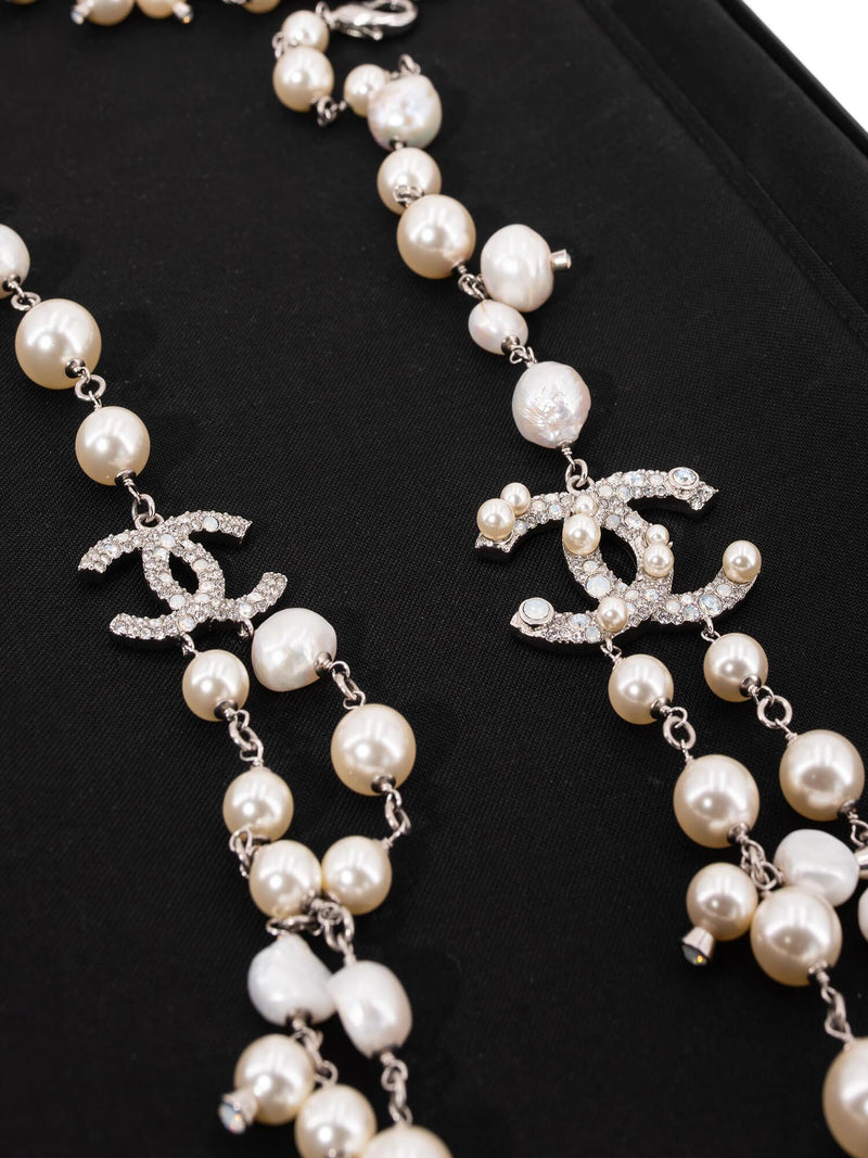 Chanel long pearls necklace Paris-Moscow collection