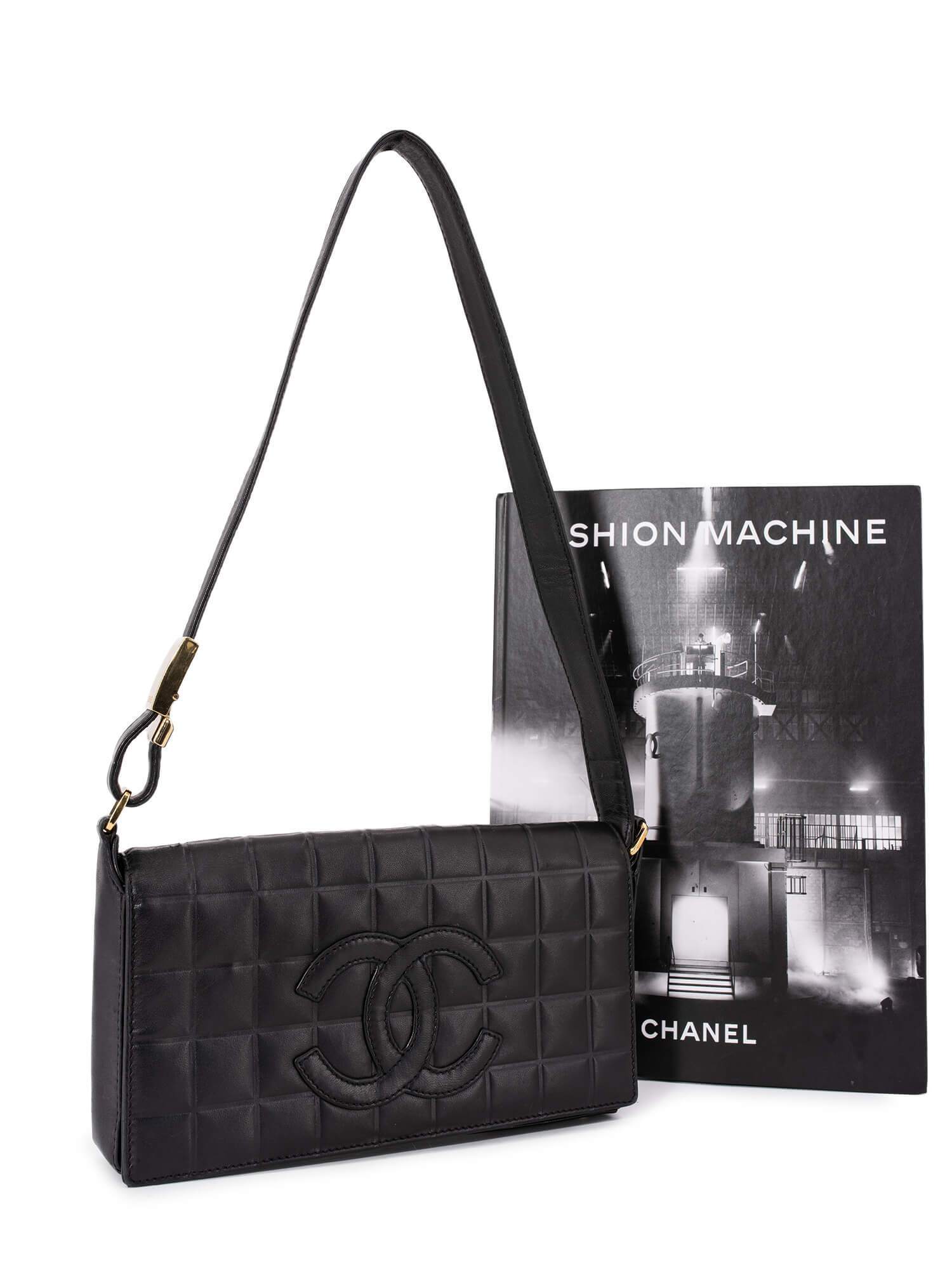 CHANEL Quilted Leather CC Logo Chocolate Bar Flap Bag Black-designer resale