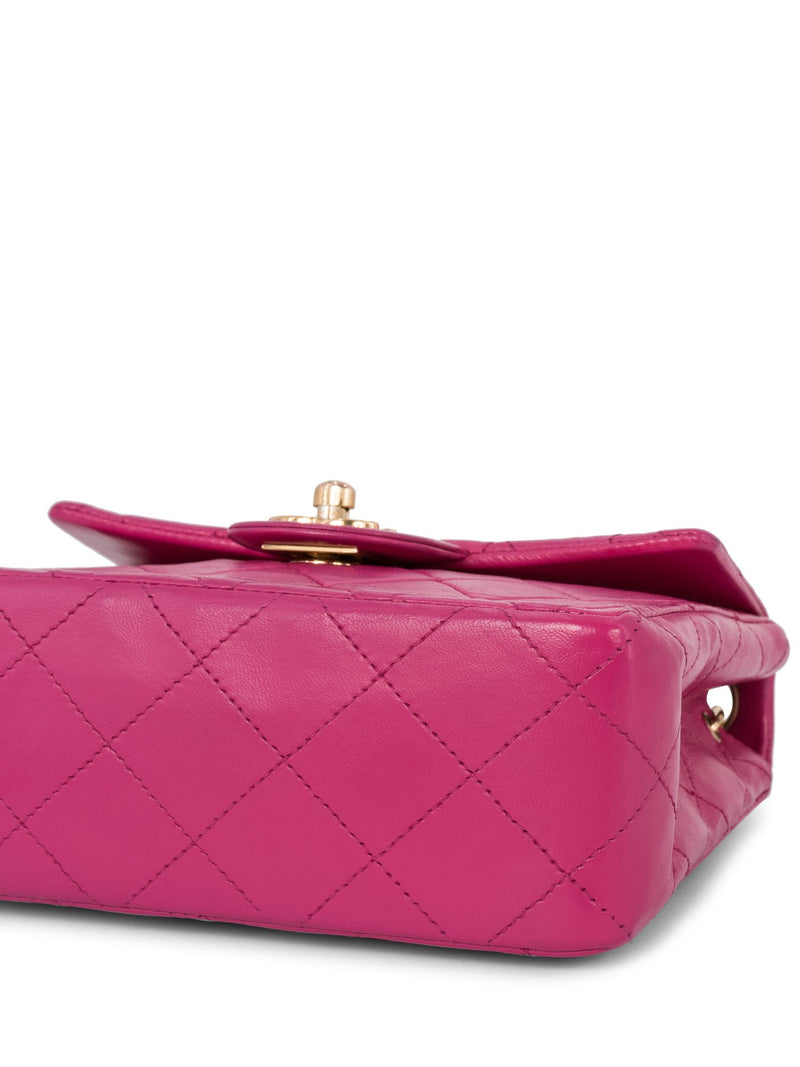 Chanel Red Mini Chevron Quilted Lambskin Single Flap Bag Leather  ref.1012786 - Joli Closet