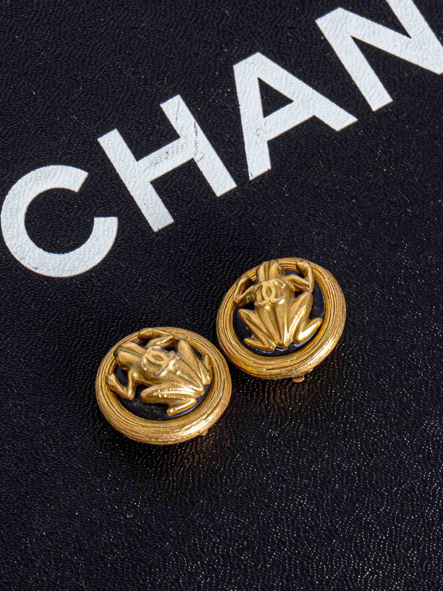Chanel Vintage CC Logo Frog Clip On Earrings Gold