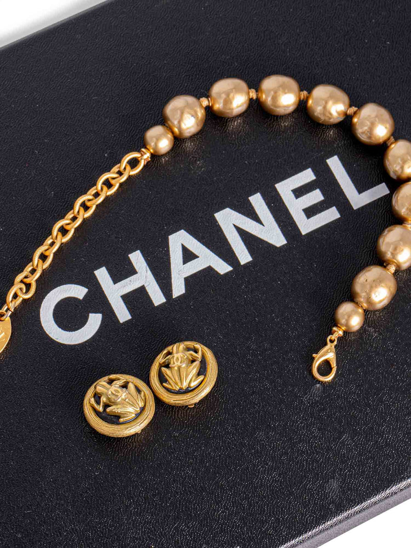 Chanel Vintage CC Logo Frog Clip On Earrings Gold-designer resale