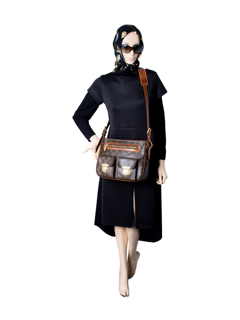 Louis Vuitton Monogram Leather Hudson Messenger GM Bag Brown-designer resale