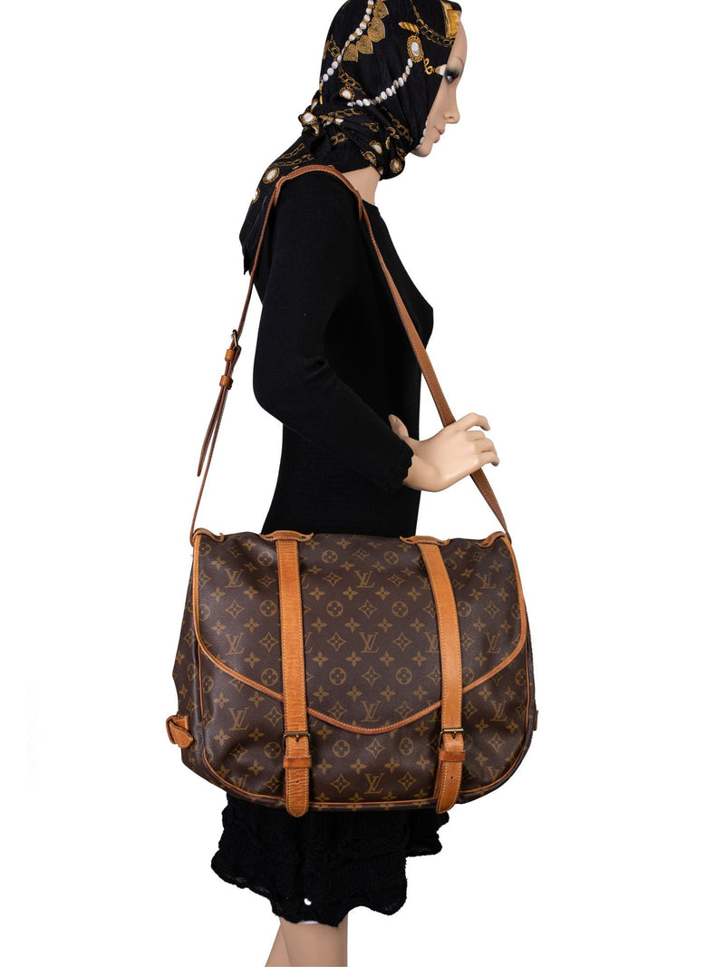 Louis Vuitton Saumur Buckle Messenger Bags for Women for sale