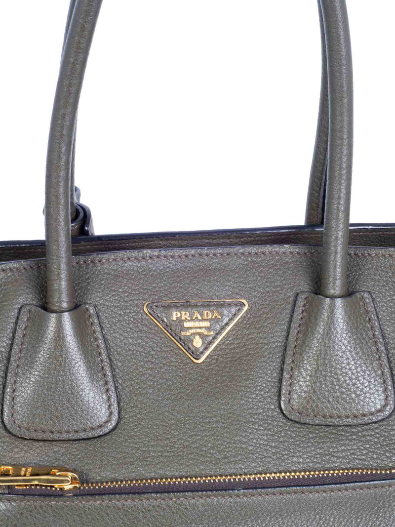 Leather handbag Prada Green in Leather - 38780904