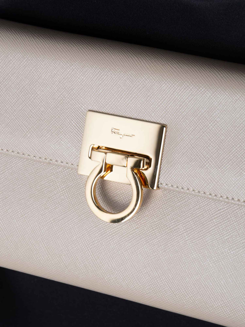 Salvatore Ferragamo Epsom Leather Gancini Wallet On Chain Messenger Bag Beige-designer resale